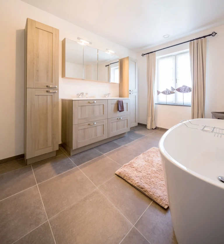 Bathroom porcelain floor tile soaking tub